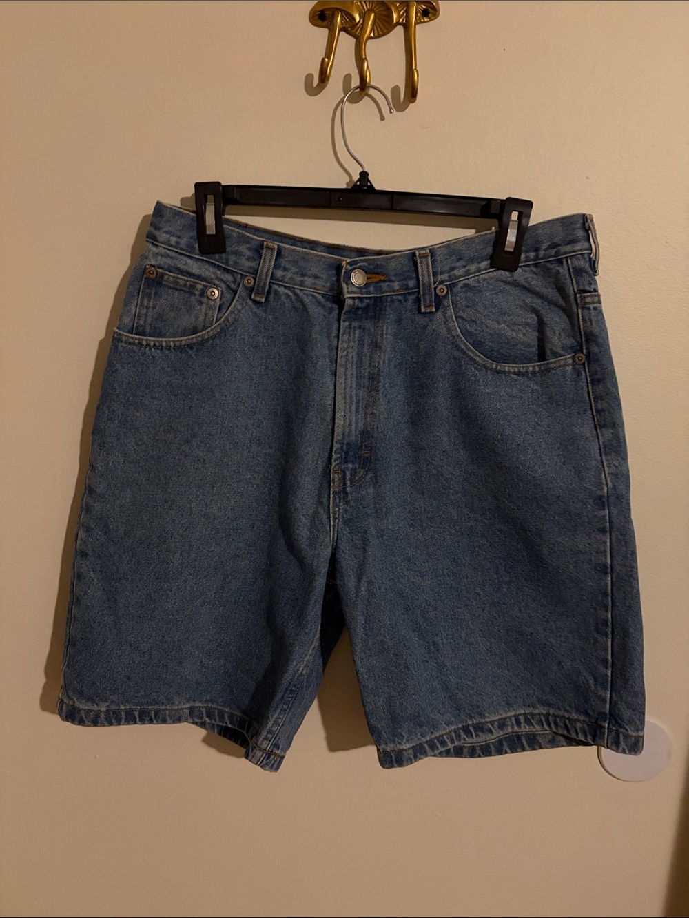 Men's Classic Denim Jean Shorts in Medium Blue